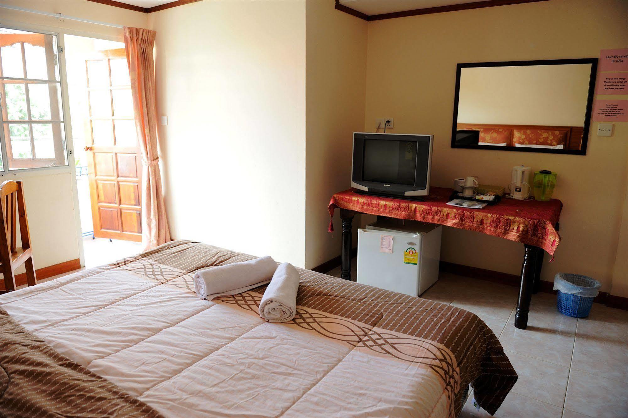 The Britannia Hotel เชียงใหม่ ภายนอก รูปภาพ