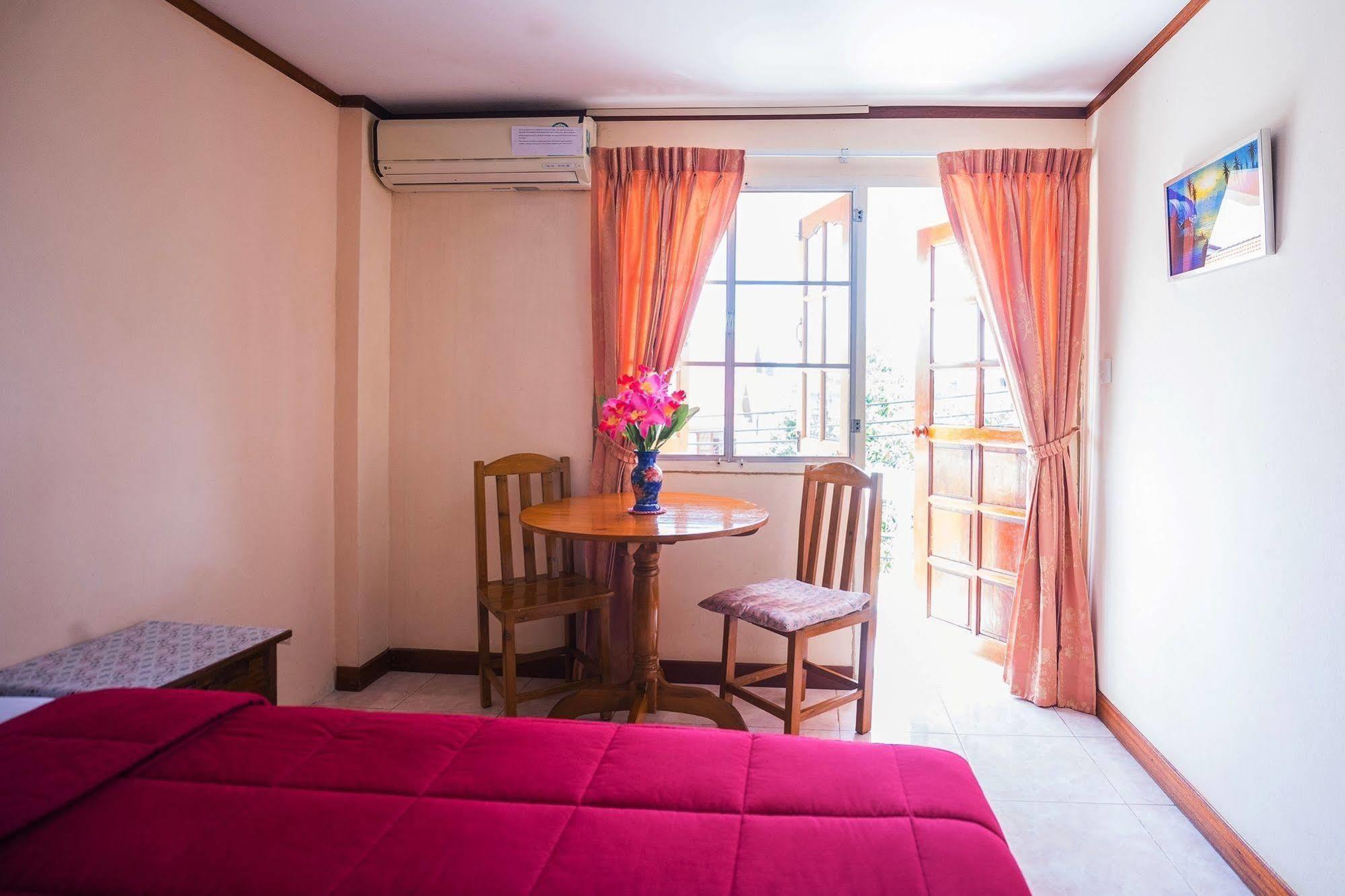 The Britannia Hotel เชียงใหม่ ภายนอก รูปภาพ