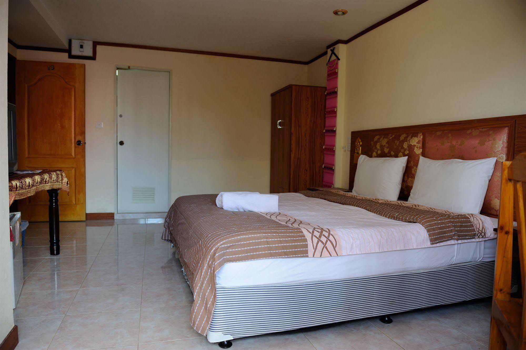 The Britannia Hotel เชียงใหม่ ภายนอก รูปภาพ
